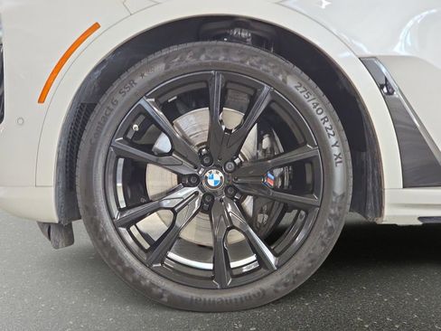 Used 2024 BMW X7 xDrive40i w/ Executive Package AWD/4WD image 32