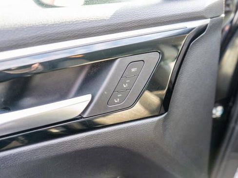 Used 2023 Mitsubishi Outlander 4WD Plug-In Hybrid image 21
