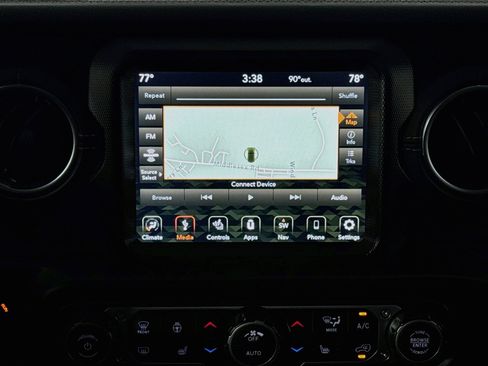 Used 2023 Jeep Wrangler Unlimited Sahara w/ Dual Top Group AWD/4WD image 27