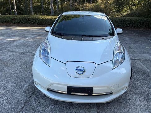 Used 2014 Nissan Leaf SV w/ Premium Package FWD image 14