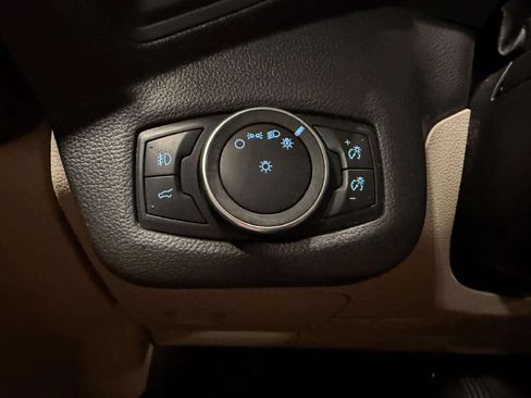 Used 2019 Ford Escape SE FWD image 40