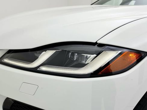 Certified 2025 Jaguar F-PACE R-Dynamic S image 18