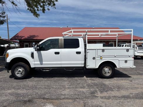 Used 2017 Ford F250 XL w/ Power Equipment Group AWD/4WD image 3