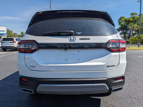 New 2025 Honda Pilot Touring image 5