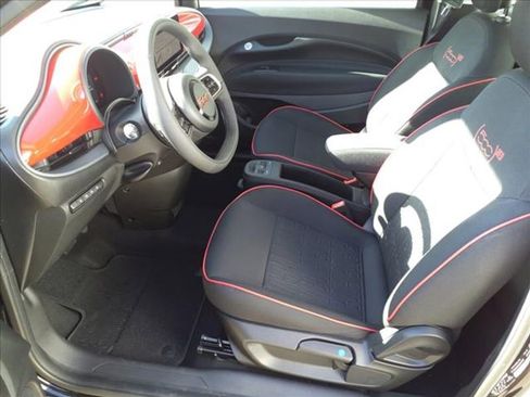 New 2024 FIAT 500 e (RED) image 9