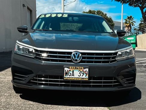 Used 2018 Volkswagen Passat 2.0T R-Line w/ R-Line Lighting Package FWD image 8