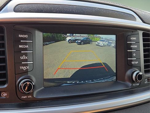 Used 2019 Kia Sorento AWD V6 image 15