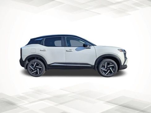 New 2026 Nissan Kicks SV w/ SV Premium Package image 3