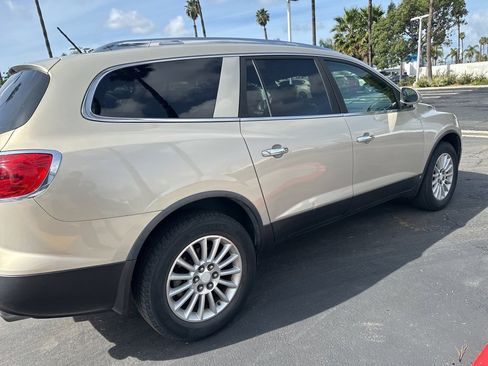 Used 2008 Buick Enclave CXL w/ Entertainment Package #1 image 21