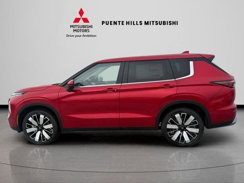 New 2026 Mitsubishi Outlander SE image 8