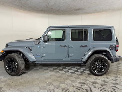 Certified 2025 Jeep Wrangler Unlimited Sahara w/ Safety Group AWD/4WD image 11