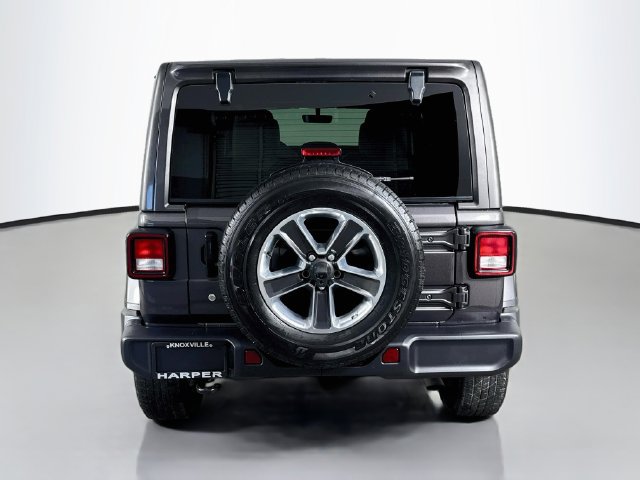 Used 2018 Jeep Wrangler Unlimited Sahara AWD/4WD image 9