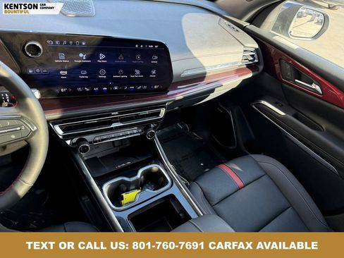 Used 2024 Chevrolet Traverse RS AWD/4WD image 24