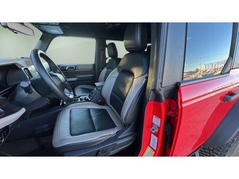 Used 2023 Ford Bronco Wildtrak image 24