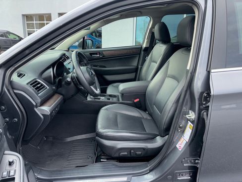 Used 2018 Subaru Outback 2.5i Limited image 12