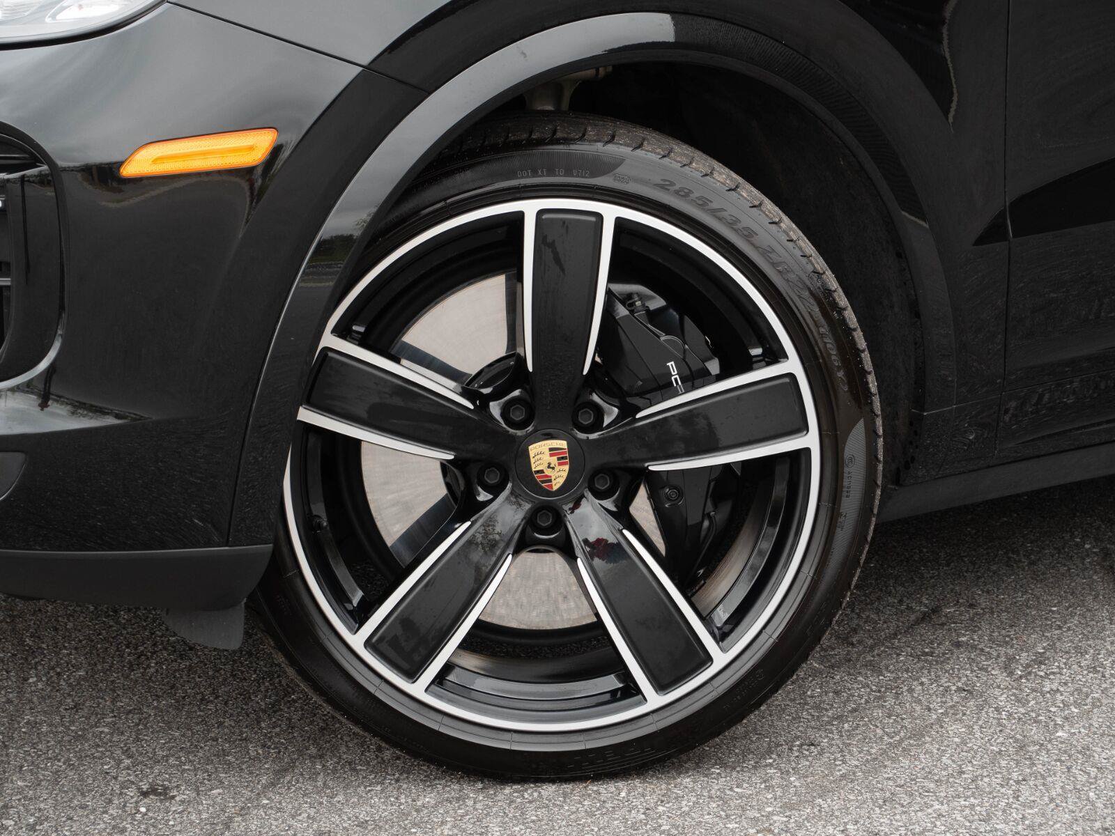 Certified 2023 Porsche Cayenne Turbo AWD/4WD image 39