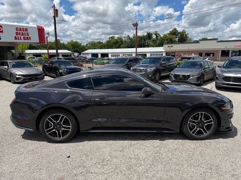Used 2022 Ford Mustang Premium RWD image 8