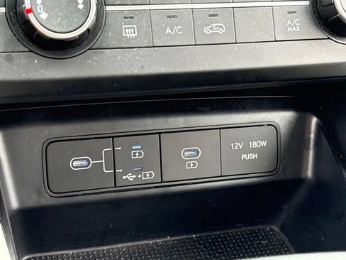 Used 2025 Hyundai Tucson SE AWD/4WD image 16