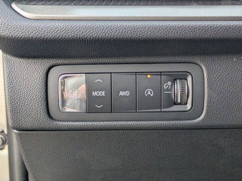 New 2026 Chevrolet Traverse LT w/ Sun and Wheel Package image 16