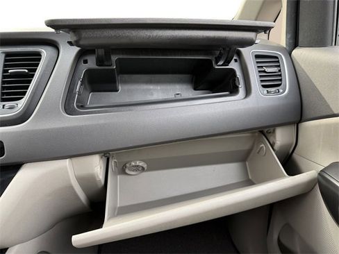 Used 2016 Kia Sedona LX w/ Option Group 020 image 31