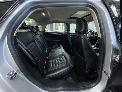 Used 2018 Ford Fusion SE w/ Equipment Group 602A FWD image 25