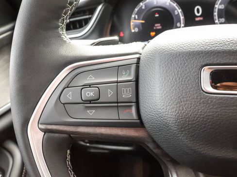 New 2025 Jeep Grand Cherokee Limited w/ Black Appearance Package image 23