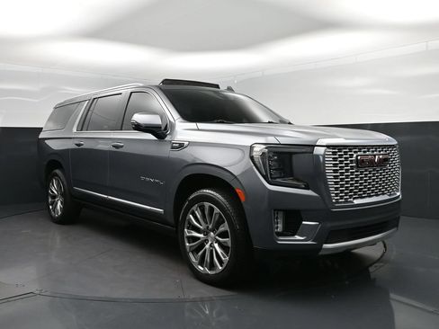 Used 2022 GMC Yukon XL Denali RWD image 9