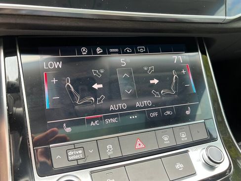 Used 2022 Audi Q8 Premium AWD/4WD image 39