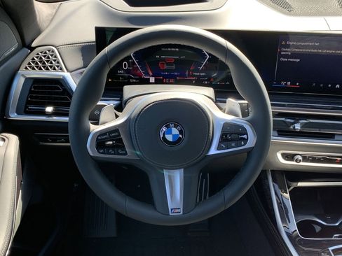 Certified 2025 BMW X7 xDrive40i w/ M Sport Package AWD/4WD image 18