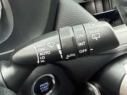Used 2019 Toyota RAV4 XLE Premium w/ Cold Weather Package AWD/4WD image 21
