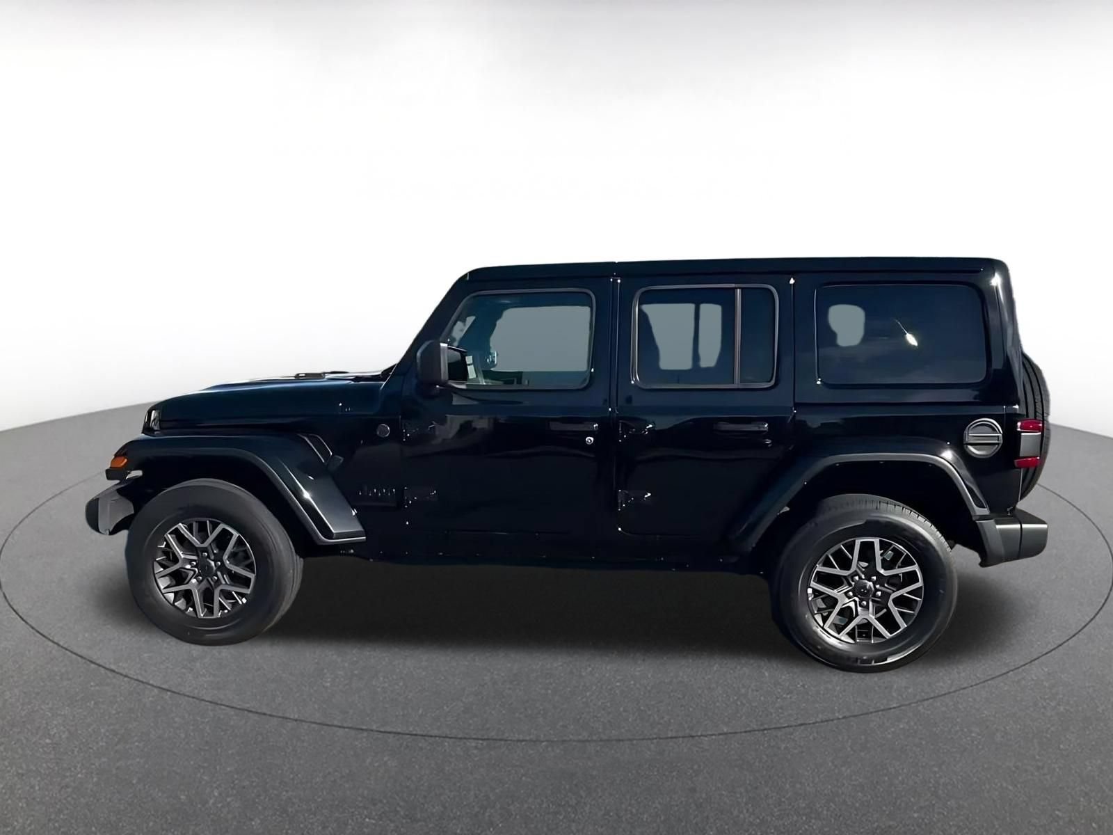 Used 2025 Jeep Wrangler Unlimited Sahara AWD/4WD image 6