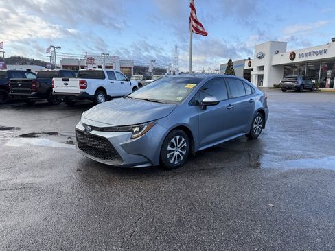 Used 2022 Toyota Corolla LE image 5