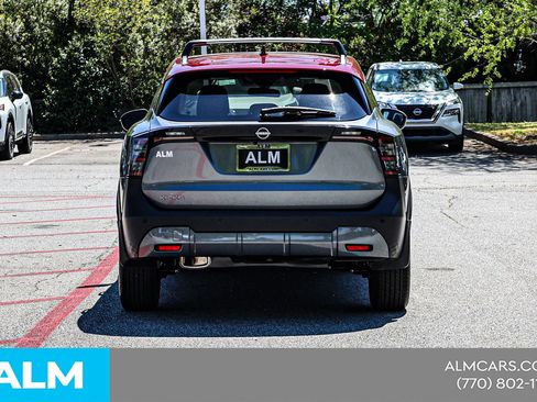 Used 2025 Nissan Kicks SV w/ SV Premium Package FWD image 13