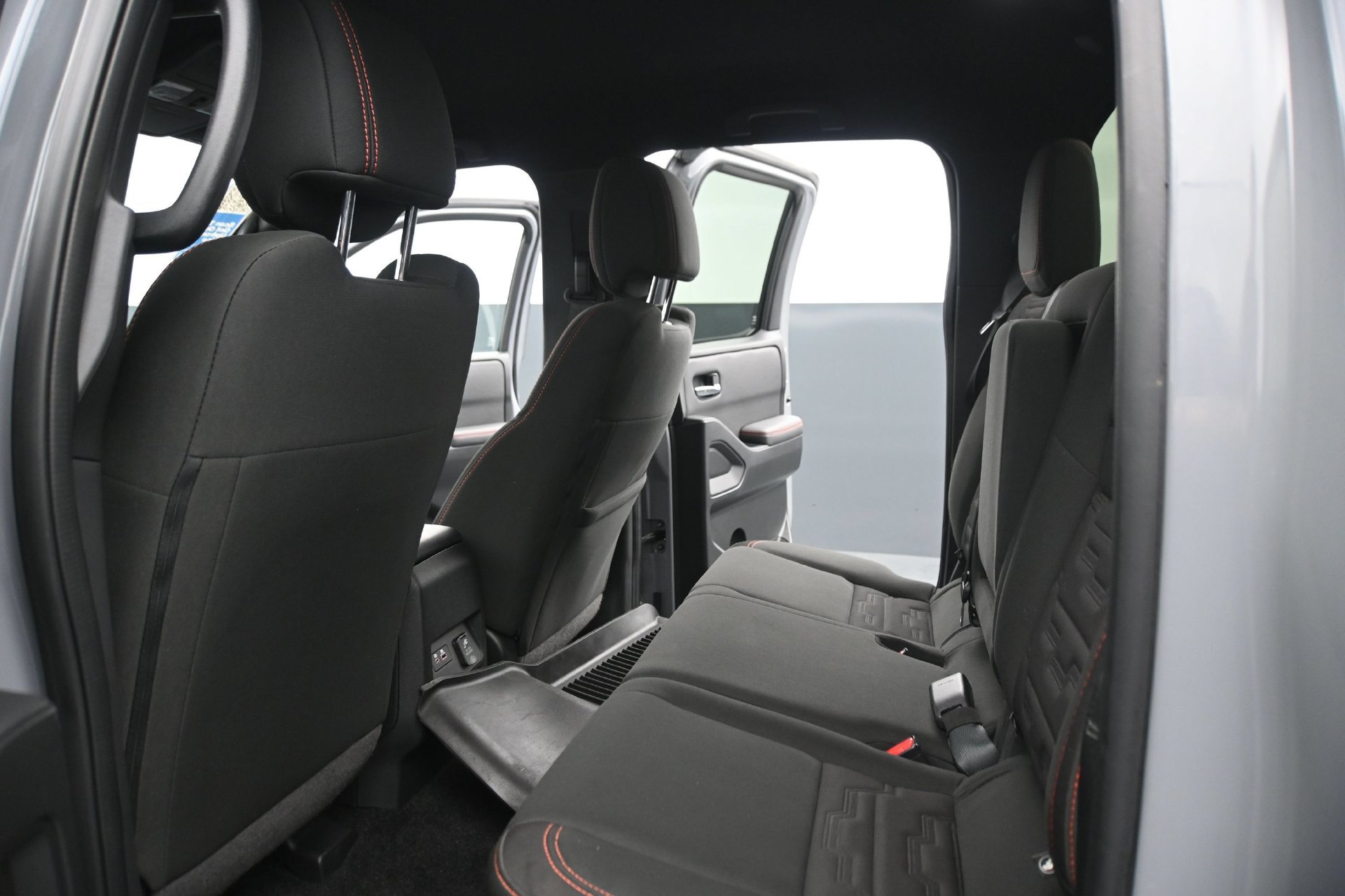 Used 2023 Nissan Frontier PRO-4X w/ Pro Convenience Package AWD/4WD image 16