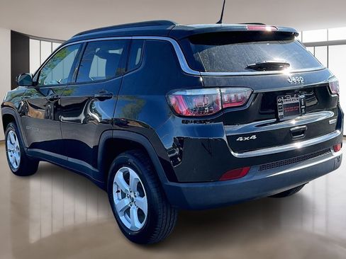 Used 2018 Jeep Compass Latitude w/ Cold Weather Group AWD/4WD image 4