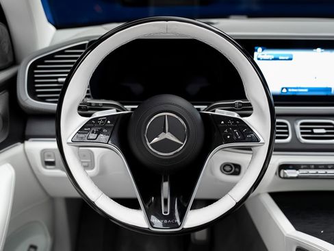 Used 2024 Mercedes-Benz Maybach GLS 600 4MATIC image 45