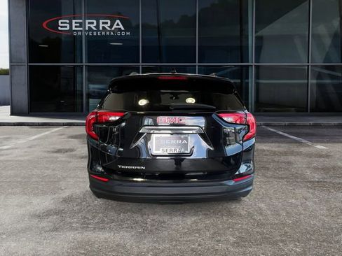 Used 2021 GMC Terrain SLE w/ Driver Convenience Package image 3