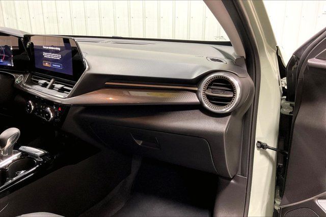 Used 2025 Chevrolet Trax ACTIV w/ Driver Confidence Package FWD image 16