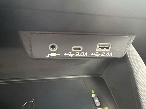Certified 2025 Subaru Forester Limited AWD/4WD image 36