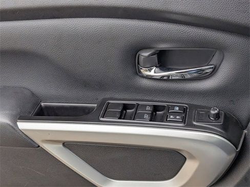 Used 2023 Nissan Titan SV w/ SV Convenience Package image 25