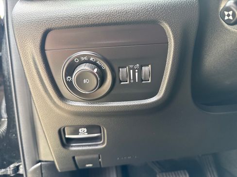 Used 2021 Jeep Grand Cherokee L Limited w/ Luxury Tech Group II AWD/4WD image 14