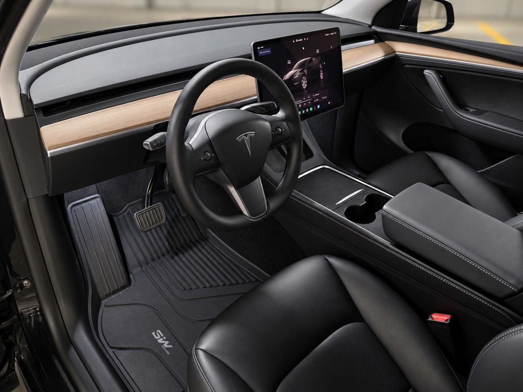 Used 2023 Tesla Model Y Long Range AWD/4WD image 28
