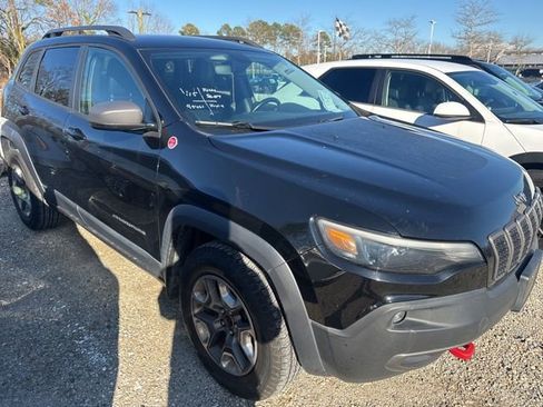 Used 2019 Jeep Cherokee Trailhawk image 10