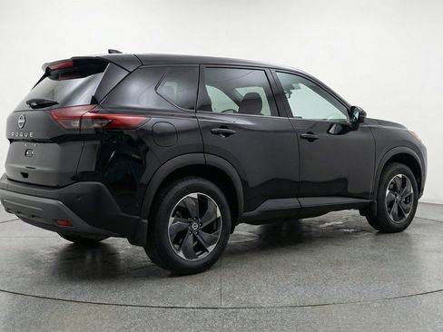 Used 2025 Nissan Rogue SV AWD/4WD image 9