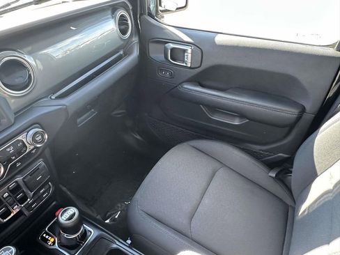 Used 2022 Jeep Wrangler Unlimited Sahara w/ Cold Weather Group image 34