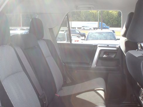 Used 2020 Toyota 4Runner SR5 image 31