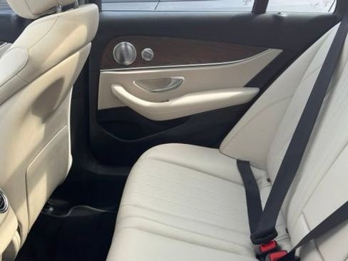 Used 2017 Mercedes-Benz E 400 4MATIC Wagon image 9