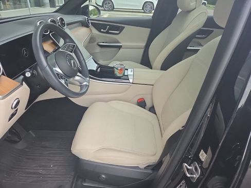 Certified 2024 Mercedes-Benz GLC 300 4MATIC image 4