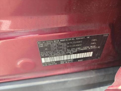 Used 2021 Toyota RAV4 XLE w/ Convenience Package image 17