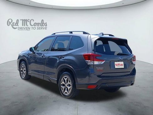 Used 2021 Subaru Forester Premium image 3